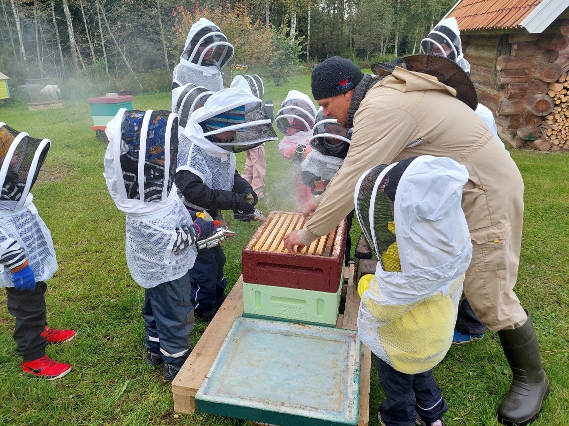 looduspäev mesilaste seltsis