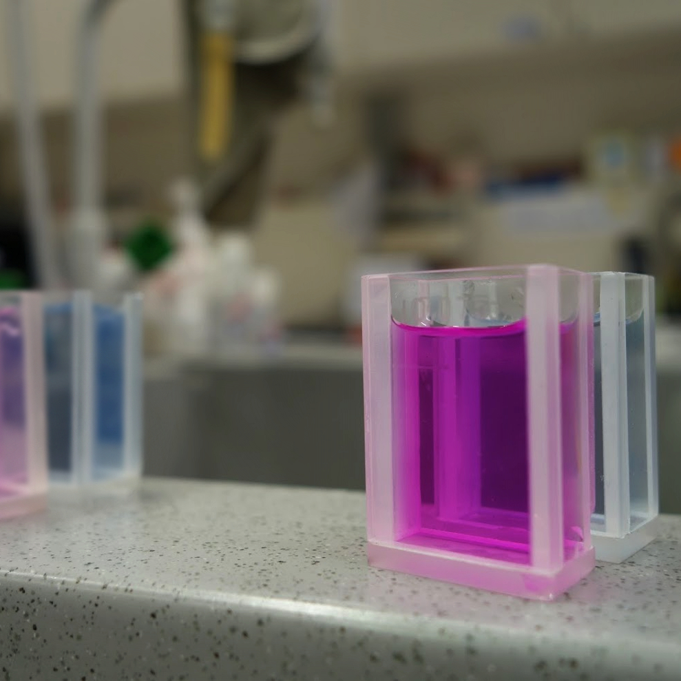 Värvilised lahused Keskkonnalabori ioonide määramise katsest