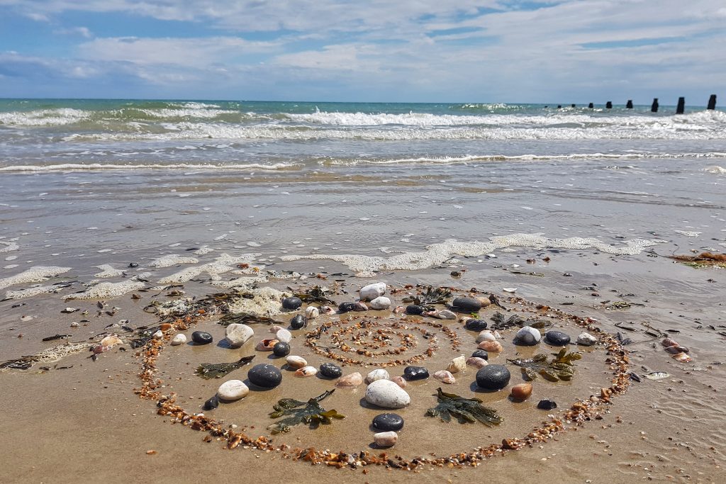 Liivarannik ja kujund looduslikest materjalidest