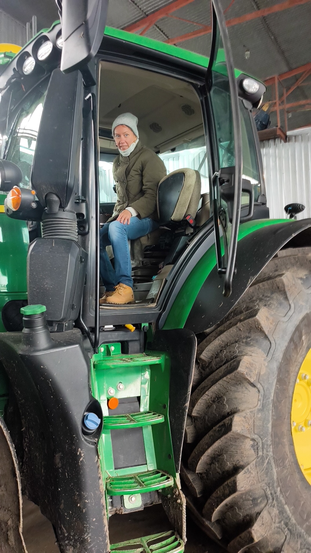 Masin, mis suhtleb tehisajuga ja sõidab põllul isesesvalt