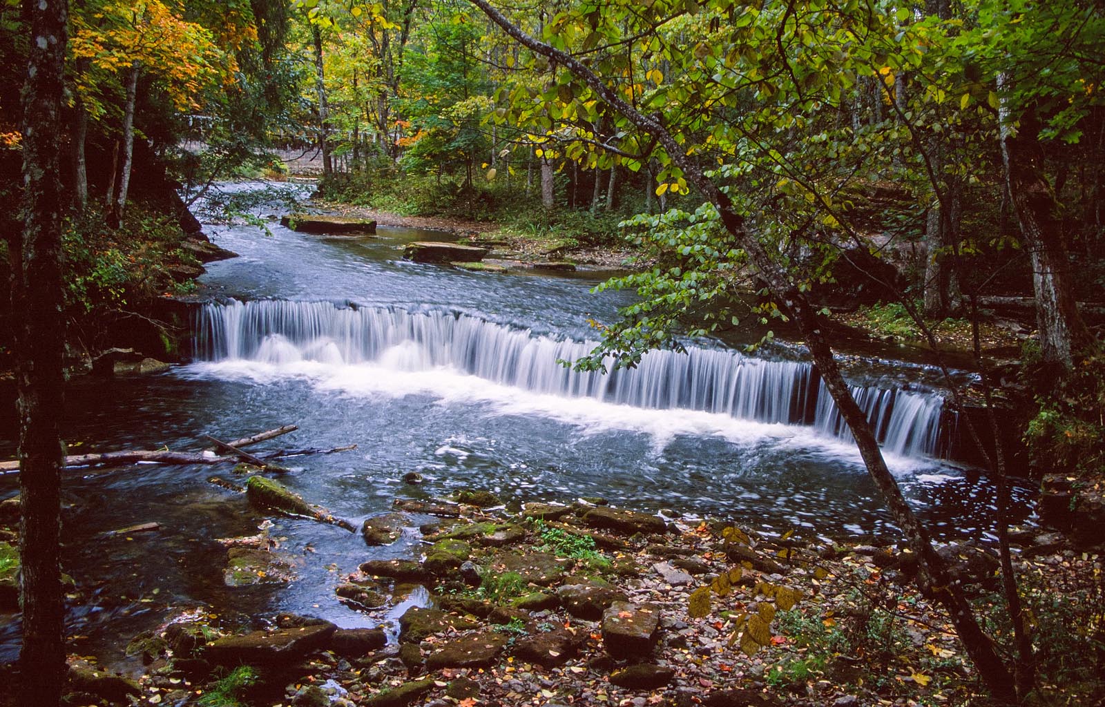 Kärestikuline jõgi Foto Arne Ader