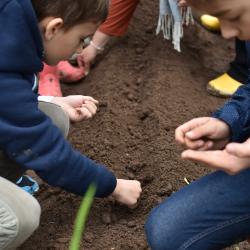 kasvades oma toiduga